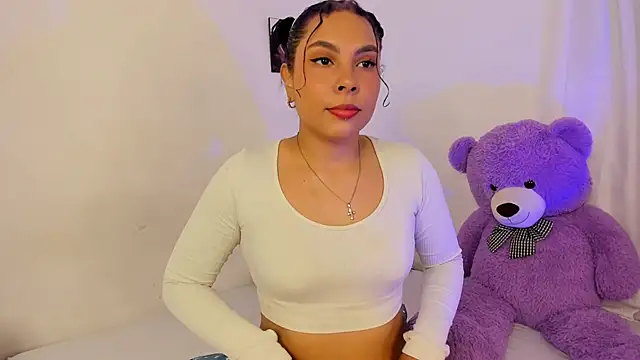 Snapshot of Violetta_cam_ chatting on June 2026 02:27:02 AM Violetta cam online show from June 2026 02:27:02 AM