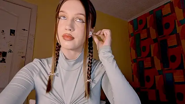 Katrinethequeen online show from May 2026 04:47:01 PM