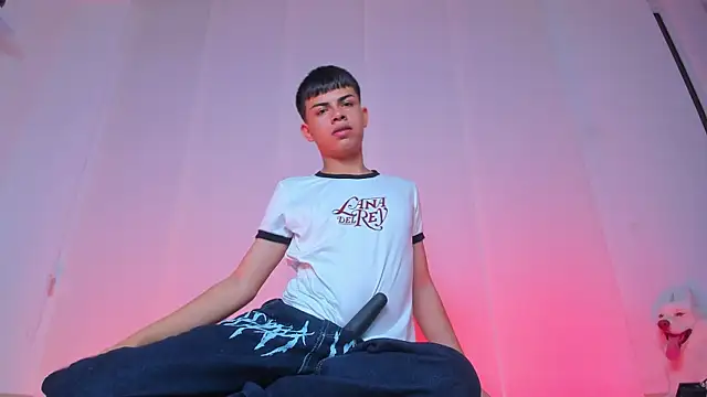 Snapshot of Asher_Young chatting on May 2026 01:25:01 AM Asher Young online show from May 2026 01:25:01 AM