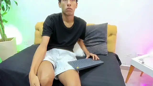 Snapshot of Zane_Belville chatting on June 2026 11:44:01 AM Zane Belville online show from June 2026 11:44:01 AM