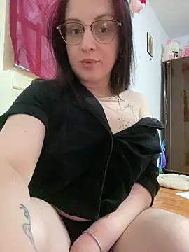 MiraLu online show from May 2026 04:28:02 AM