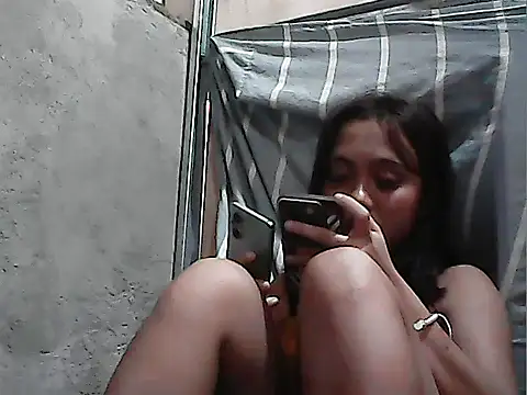 Snapshot of Yours_AsianPinayGirl18 chatting on July 2026 11:06:01 AM Yours AsianPinayGirl18 online show from July 2026 11:06:01 AM