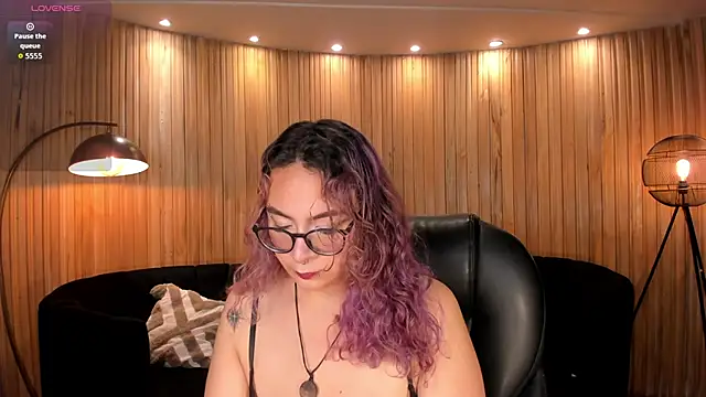 LoiseHarper online show from May 2026 07:35:01 PM