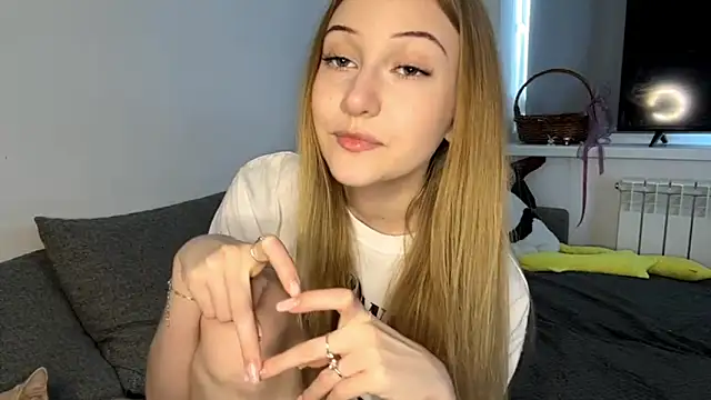 Snapshot of EvilinKasta chatting on May 2026 02:14:02 PM EvilinKasta online show from May 2026 02:14:02 PM