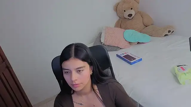 valerihouse  online show from May 2026 11:48:02 PM