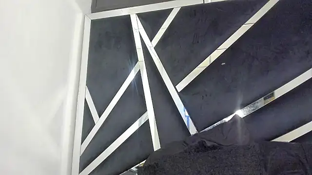 cristalxht online show from June 2026 12:32:02 AM