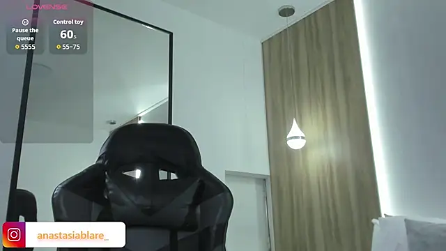 anastasiarouge  online show from May 2026 02:11:01 PM
