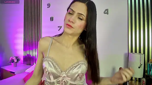 Juliette Doll  online show from May 2026 01:14:01 PM