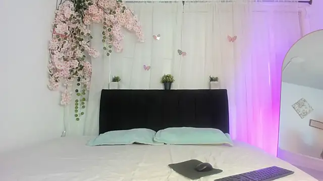 Emily anf brian online show from May 2026 12:43:02 PM