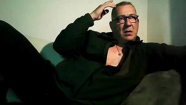 Soloyan online show from November 2025 10:43:02 PM