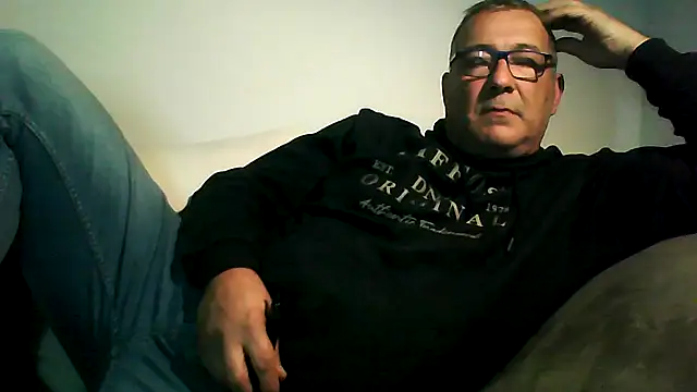 Soloyan online show from November 2025 06:33:02 PM