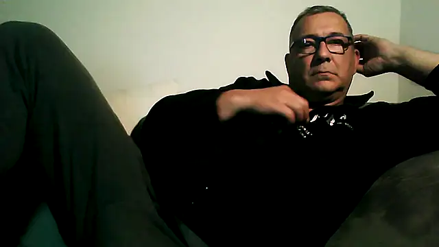 Soloyan online show from November 2025 08:47:01 PM