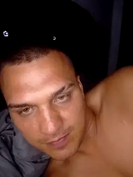 Snapshot of Marvic_men chatting on May 2026 03:33:02 AM Marvic men online show from May 2026 03:33:02 AM