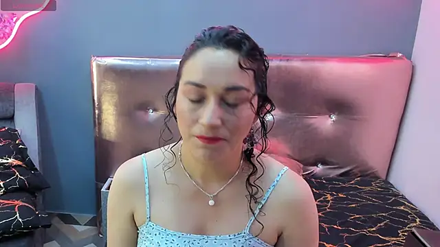 Snapshot of Elizabeth_bennett chatting on May 2026 12:58:02 PM Elizabeth bennett online show from May 2026 12:58:02 PM
