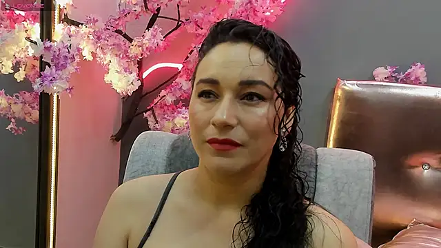 Snapshot of Elizabeth_bennett chatting on June 2026 12:35:01 PM Elizabeth bennett online show from June 2026 12:35:01 PM