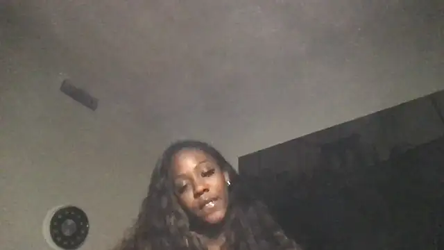 IvyLuxxxe online show from April 2026 06:09:02 AM