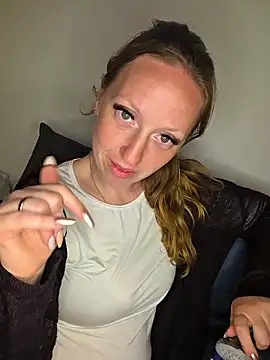 Snapshot of SweetGermanAlina chatting on June 2026 08:41:01 PM SweetGermanAlina online show from June 2026 08:41:01 PM