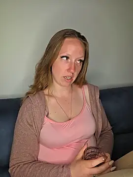 Snapshot of SweetGermanAlina chatting on June 2026 07:26:02 PM SweetGermanAlina online show from June 2026 07:26:02 PM