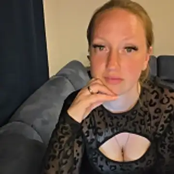 Snapshot of SweetGermanAlina chatting on May 2026 10:25:01 PM SweetGermanAlina online show from May 2026 10:25:01 PM