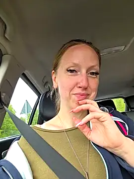 Snapshot of SweetGermanAlina chatting on May 2026 02:45:01 PM SweetGermanAlina online show from May 2026 02:45:01 PM
