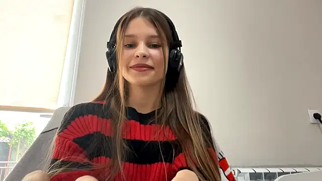 Snapshot of SerafinaAreizaga chatting on June 2026 09:54:02 AM SerafinaAreizaga online show from June 2026 09:54:02 AM