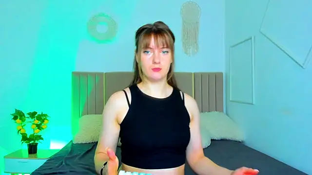 Cutie blushh online show from May 2026 12:24:01 PM