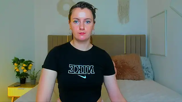Cutie blushh online show from June 2026 06:35:02 AM