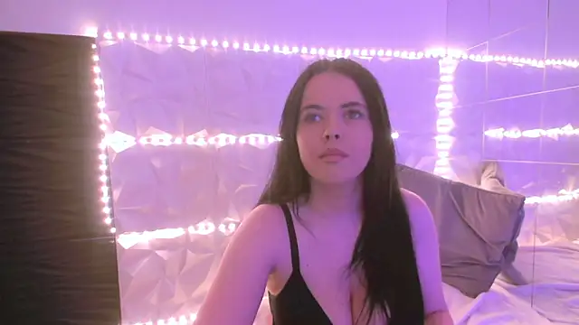 Isabell3 online show from May 2026 04:27:01 AM