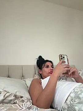Snapshot of Miss_juicybabes chatting on June 2026 06:52:01 PM Miss juicybabes online show from June 2026 06:52:01 PM