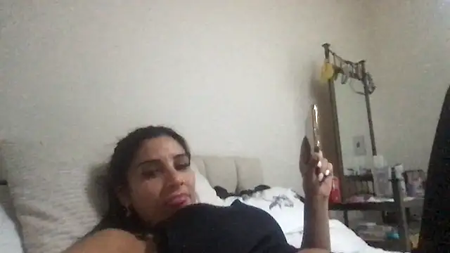 Snapshot of Miss_juicybabes chatting on May 2026 08:23:01 PM Miss juicybabes online show from May 2026 08:23:01 PM