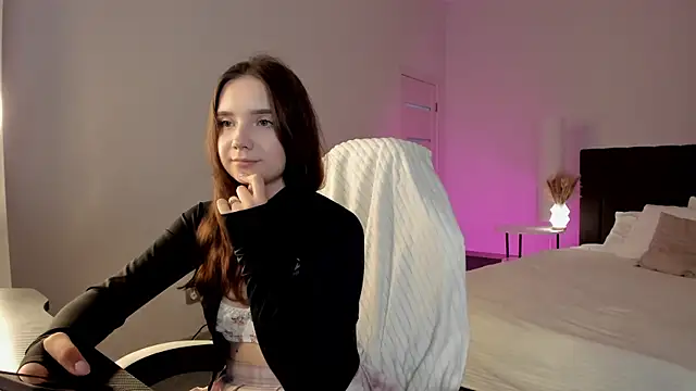 Elvienne online show from June 2026 03:19:02 AM