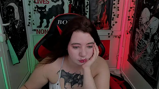 Snapshot of PurpleRune chatting on July 2026 01:11:02 PM PurpleRune online show from July 2026 01:11:02 PM