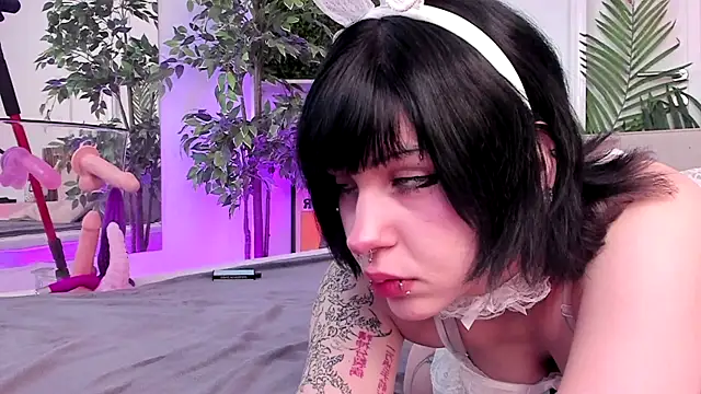 Ashley Alt online show from May 2026 06:42:02 AM