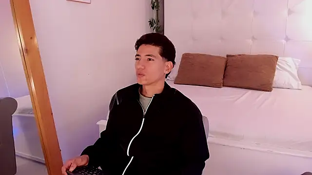 Alejo-and-Thiago online show from June 2026 01:11:01 PM