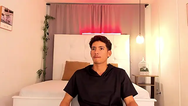 Snapshot of Alejo-and-Thiago chatting on July 2026 02:07:02 AM Alejo-and-Thiago online show from July 2026 02:07:02 AM