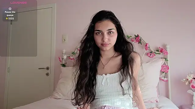 yourbella37 online show from June 2026 05:19:01 PM