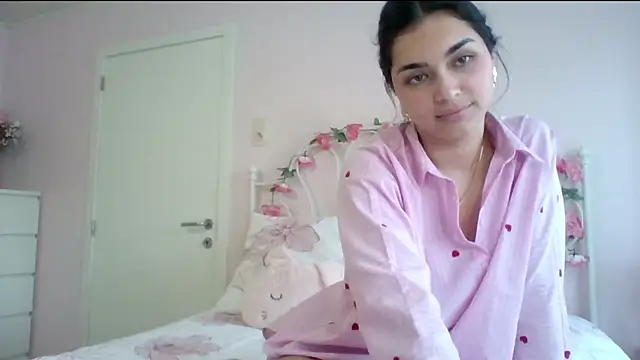 yourbella37 online show from May 2026 06:49:01 PM