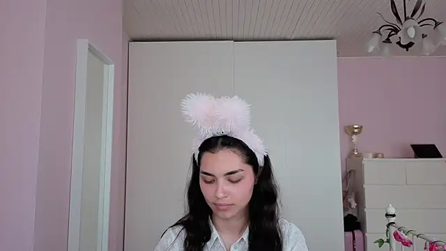 yourbella37 online show from May 2026 06:47:02 PM