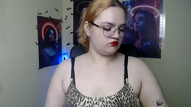 RinaRiii online show from May 2026 06:18:01 PM