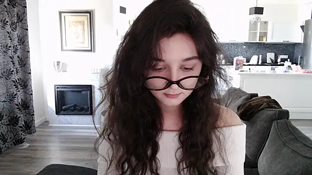 cute lilia online show from May 2026 12:42:02 PM