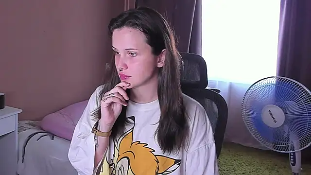 Snapshot of hellfirekiss chatting on August 2026 07:35:01 AM hellfirekiss online show from August 2026 07:35:01 AM