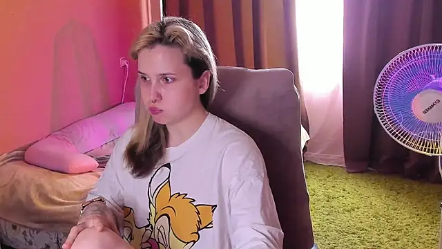 Snapshot of hellfirekiss chatting on June 2026 09:06:02 AM hellfirekiss online show from June 2026 09:06:02 AM