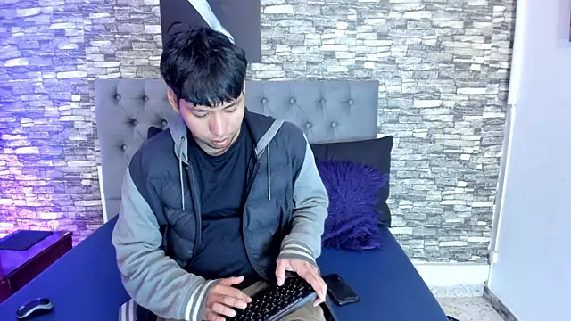 jhoan evanss online show from July 2026 04:19:01 AM