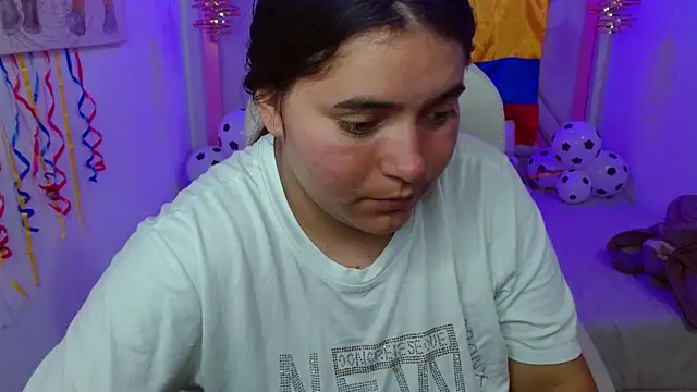 Snapshot of Laurha_ chatting on June 2026 07:57:02 PM Laurha online show from June 2026 07:57:02 PM