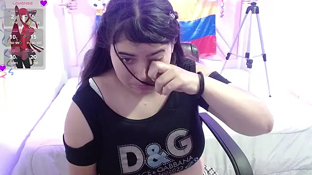Snapshot of Laurha_ chatting on June 2026 07:57:02 PM Laurha online show from June 2026 07:57:02 PM
