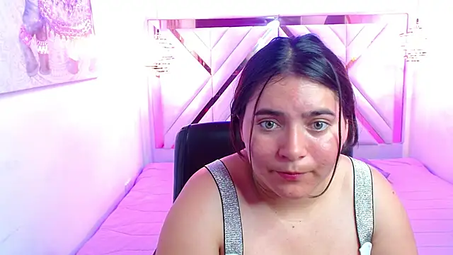 Snapshot of Laurha_ chatting on May 2026 07:56:02 PM Laurha online show from May 2026 07:56:02 PM