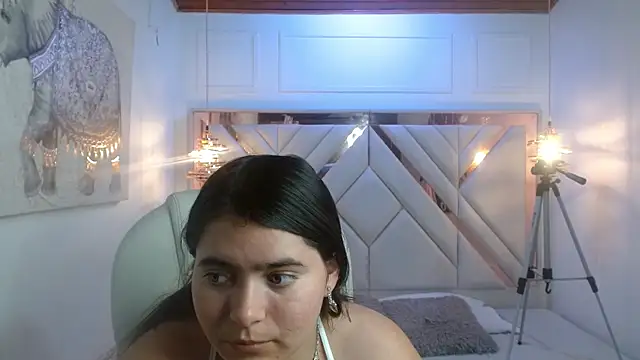 Snapshot of Laurha_ chatting on July 2026 07:31:01 PM Laurha online show from July 2026 07:31:01 PM