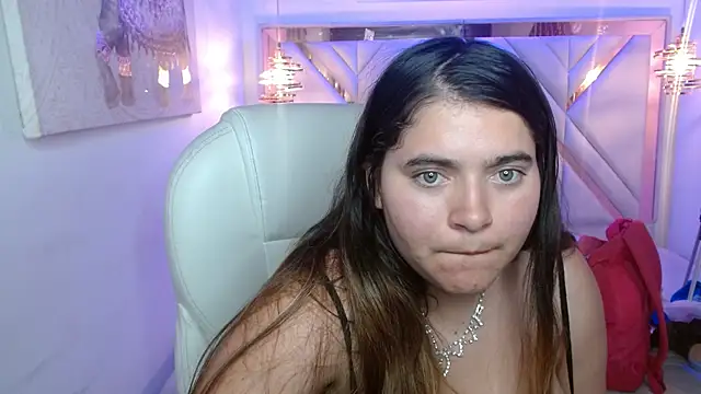 Snapshot of Laurha_ chatting on July 2026 07:36:02 PM Laurha online show from July 2026 07:36:02 PM