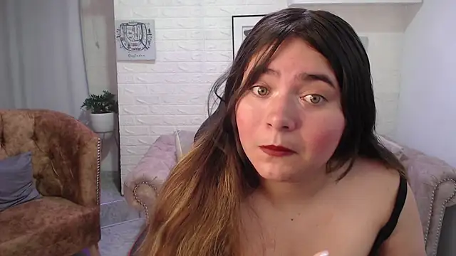Snapshot of Laurha_ chatting on May 2026 12:03:02 PM Laurha online show from May 2026 12:03:02 PM
