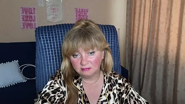 Melania Cook online show from June 2026 01:33:01 PM